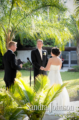 Best Lakeside wedding at Paradise Cove in Orlando, Florida - Wedding photographer - Sandra Johnson (SJFoto.com)